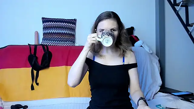 Snapshot of Katherine_Twilight chatting on 12/15/24, 07:13 Katherine Twilight online show from 12/15/24, 07:13