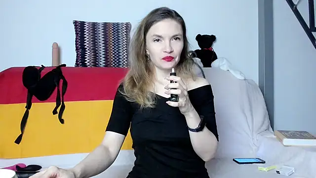 Snapshot of Katherine_Twilight chatting on 02/20/25, 03:30 Katherine Twilight online show from 02/20/25, 03:30