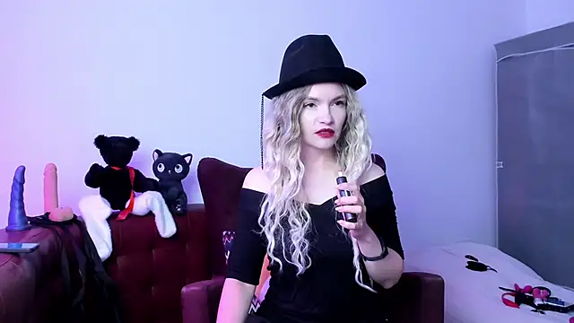 Snapshot of Katherine_Twilight chatting on 09/18/25, 03:36 Katherine Twilight online show from 09/18/25, 03:36