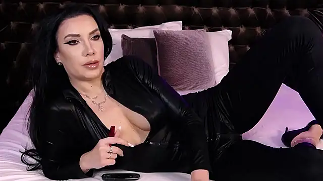 Snapshot of StephanyMillan chatting on 01/10/26, 06:37 StephanyMillan online show from 01/10/26, 06:37