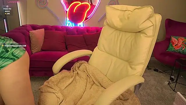 BellaLaPetit online show from 12/03/25, 02:48