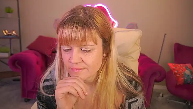 BellaLaPetit online show from 02/02/26, 02:38