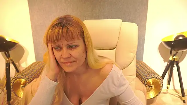 BellaLaPetit online show from 05/18/26, 03:57
