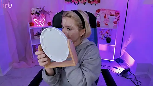 AuroraWrenfield online show from 11/03/25, 04:14