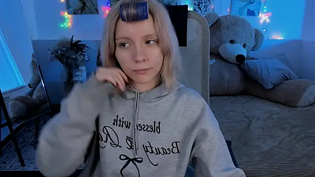 AuroraWrenfield online show from 02/17/26, 04:20