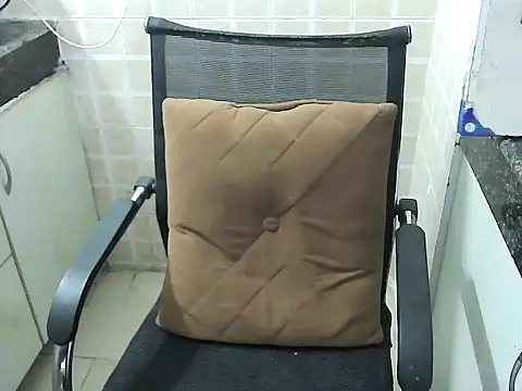 lovepihuu online show from 11/08/25, 05:40