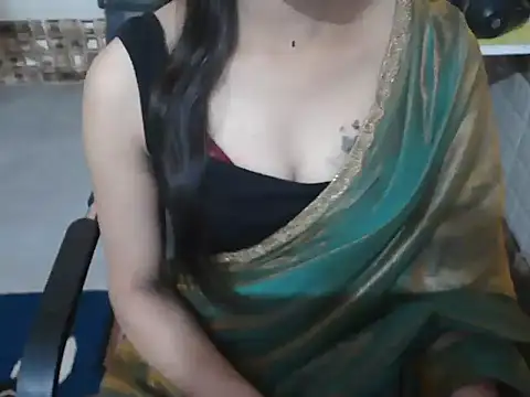 Snapshot of lovepihuu chatting on 03/23/26, 07:01 lovepihuu online show from 03/23/26, 07:01