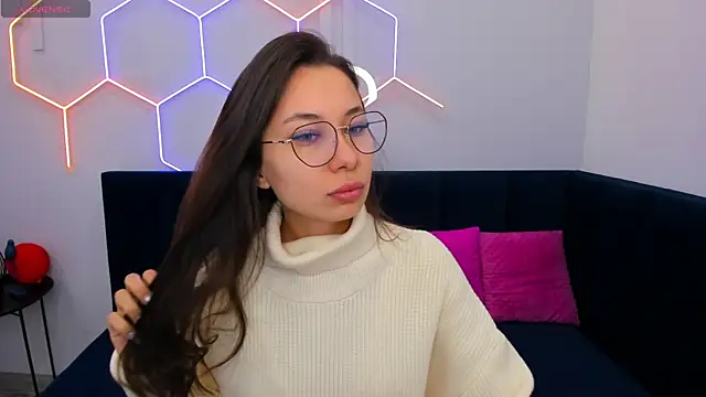 Snapshot of Kat__cat chatting on 04/14/26, 01:33 Kat cat online show from 04/14/26, 01:33