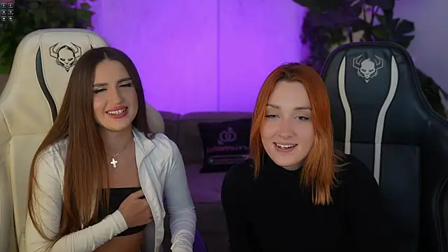 Snapshot of Goldie_Flame chatting on 11/14/25, 08:18 Goldie Flame online show from 11/14/25, 08:18