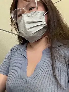 Snapshot of ariel_613 chatting on 10/08/25, 10:46 ariel 613 online show from 10/08/25, 10:46