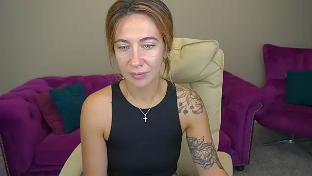 Snapshot of KateShanny chatting on 09/18/25, 05:42 KateShanny online show from 09/18/25, 05:42