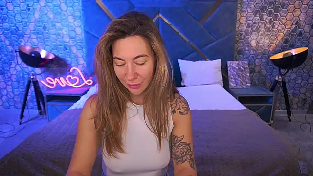 Snapshot of KateShanny chatting on 11/06/25, 06:58 KateShanny online show from 11/06/25, 06:58