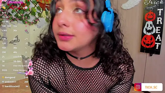 Snapshot of TICH____ chatting on 11/11/25, 08:31 TICH online show from 11/11/25, 08:31