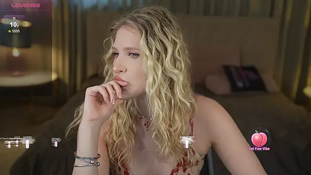 Snapshot of Scarlett_Sweet054 chatting on 04/08/26, 03:01 Scarlett Sweet054 online show from 04/08/26, 03:01