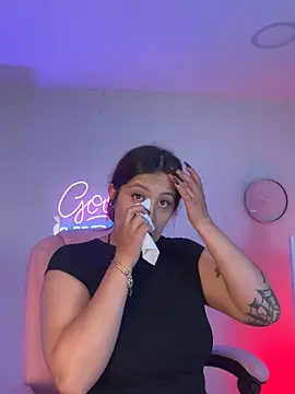 Snapshot of Aphriil__ chatting on 10/07/25, 12:35 Aphriil online show from 10/07/25, 12:35