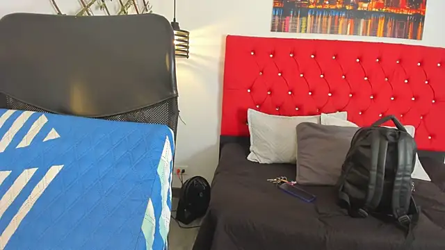 carolinacrus01 online show from 09/28/25, 04:45