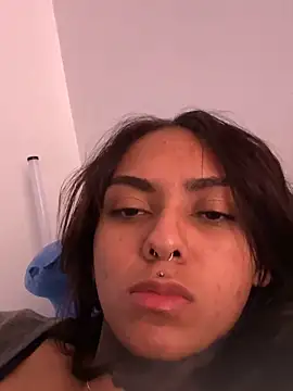 Snapshot of iamkatty_ chatting on 09/21/25, 06:42 iamkatty  online show from 09/21/25, 06:42