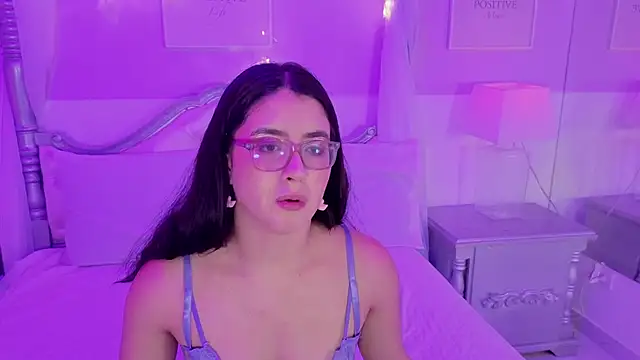 Snapshot of LiLLiAnderson chatting on 09/20/25, 12:06 LiLLiAnderson online show from 09/20/25, 12:06