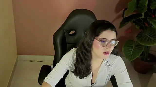 Snapshot of LiLLiAnderson chatting on 10/02/25, 11:39 LiLLiAnderson online show from 10/02/25, 11:39