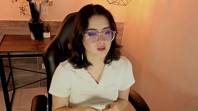 LiLLiAnderson online show from 11/13/25, 11:53