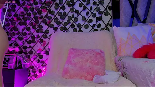 Snapshot of isabel_jaames chatting on 10/01/25, 07:20 isabel jaames online show from 10/01/25, 07:20