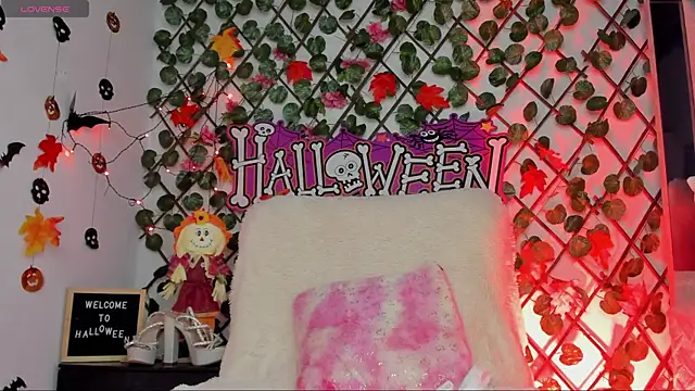 Snapshot of isabel_jaames chatting on 10/25/25, 09:31 isabel jaames online show from 10/25/25, 09:31