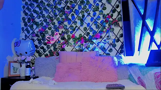 Snapshot of isabel_jaames chatting on 06/14/26, 04:09 isabel jaames online show from 06/14/26, 04:09