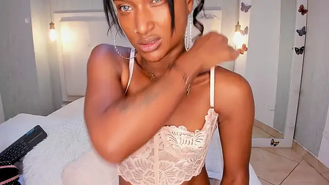 Snapshot of EsmeraldaNyx chatting on 11/26/25, 09:16 EsmeraldaNyx online show from 11/26/25, 09:16