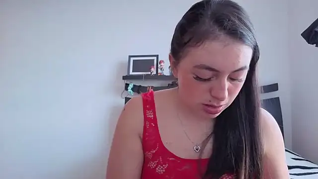 Snapshot of MiaKimky chatting on 10/15/25, 07:25 MiaKimky online show from 10/15/25, 07:25