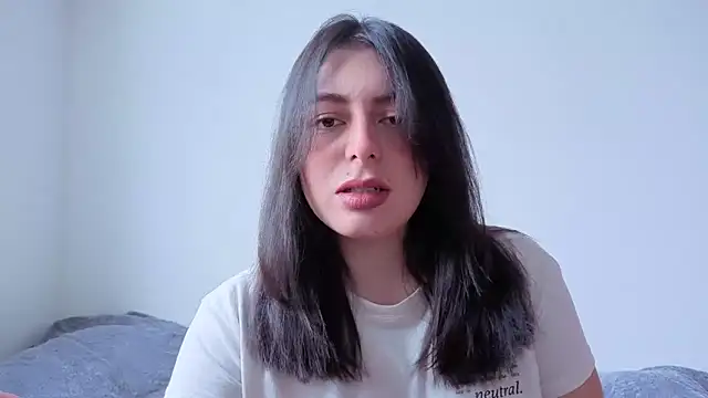 Snapshot of MiaKimky chatting on 10/22/25, 04:40 MiaKimky online show from 10/22/25, 04:40