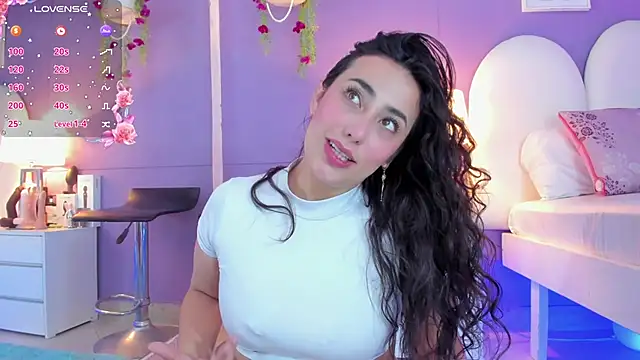 my aleja  online show from 10/21/25, 01:23