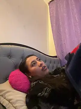 my aleja  online show from 04/11/26, 03:33