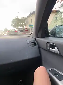 Snapshot of SarettaB90 chatting on 09/25/25, 04:11 SarettaB90 online show from 09/25/25, 04:11