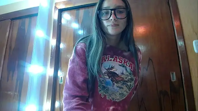 Snapshot of miss_lilieth chatting on 05/10/26, 02:11 miss lilieth online show from 05/10/26, 02:11