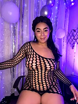 Snapshot of Dafnee_sr chatting on 10/28/25, 01:42 Dafnee sr online show from 10/28/25, 01:42