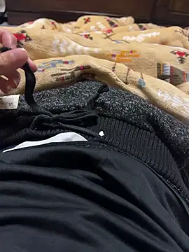 Snapshot of rrrrrriyyffhyeeee chatting on 10/27/25, 08:18 rrrrrriyyffhyeeee online show from 10/27/25, 08:18