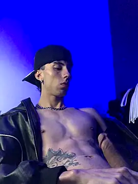 Snapshot of redmen69 chatting on 10/02/25, 03:24 redmen69 online show from 10/02/25, 03:24