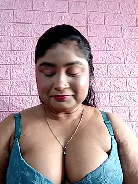 Snapshot of hornyriyanka chatting on 03/30/26, 02:56 hornyriyanka online show from 03/30/26, 02:56