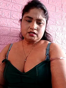 Snapshot of hornyriyanka chatting on 04/11/26, 07:45 hornyriyanka online show from 04/11/26, 07:45