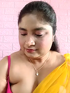 Snapshot of hornyriyanka chatting on 04/19/26, 02:55 hornyriyanka online show from 04/19/26, 02:55