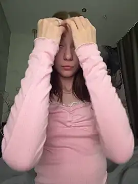 Snapshot of MiraXS chatting on 03/16/26, 10:25 MiraXS online show from 03/16/26, 10:25