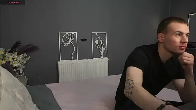 Snapshot of Garden_of_Eden_ chatting on 02/23/26, 04:10 Garden of Eden online show from 02/23/26, 04:10