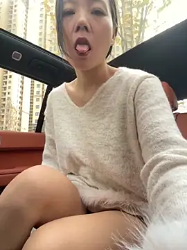 Snapshot of xinmeng-000 chatting on 11/24/25, 06:02 xinmeng-000 online show from 11/24/25, 06:02