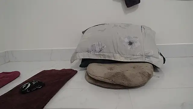 Snapshot of Grass_99 chatting on 04/07/26, 08:15 Grass 99 online show from 04/07/26, 08:15