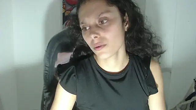 Snapshot of Lily_Jone7 chatting on 10/02/25, 07:21 Lily Jone7 online show from 10/02/25, 07:21