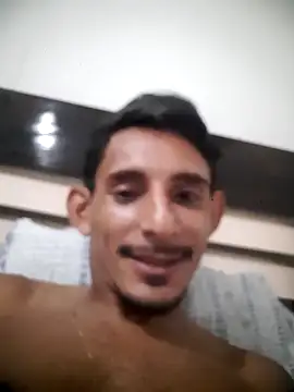 Snapshot of EuEnzo1 chatting on 04/22/26, 05:54 EuEnzo1 online show from 04/22/26, 05:54