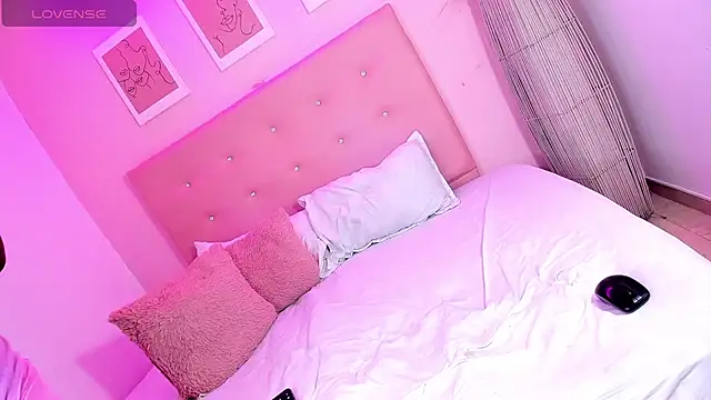 ANNIE DOLCE  online show from 11/23/25, 12:16