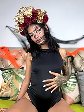 TweetiePieXXX online show from 10/24/25, 10:06