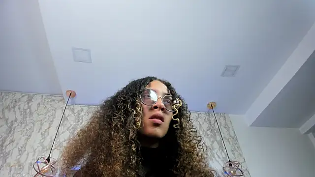 Hanna Cornee  online show from 09/09/25, 01:43