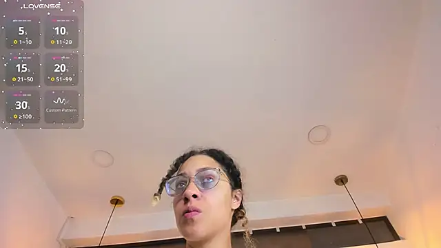 Hanna Cornee  online show from 01/06/26, 12:20